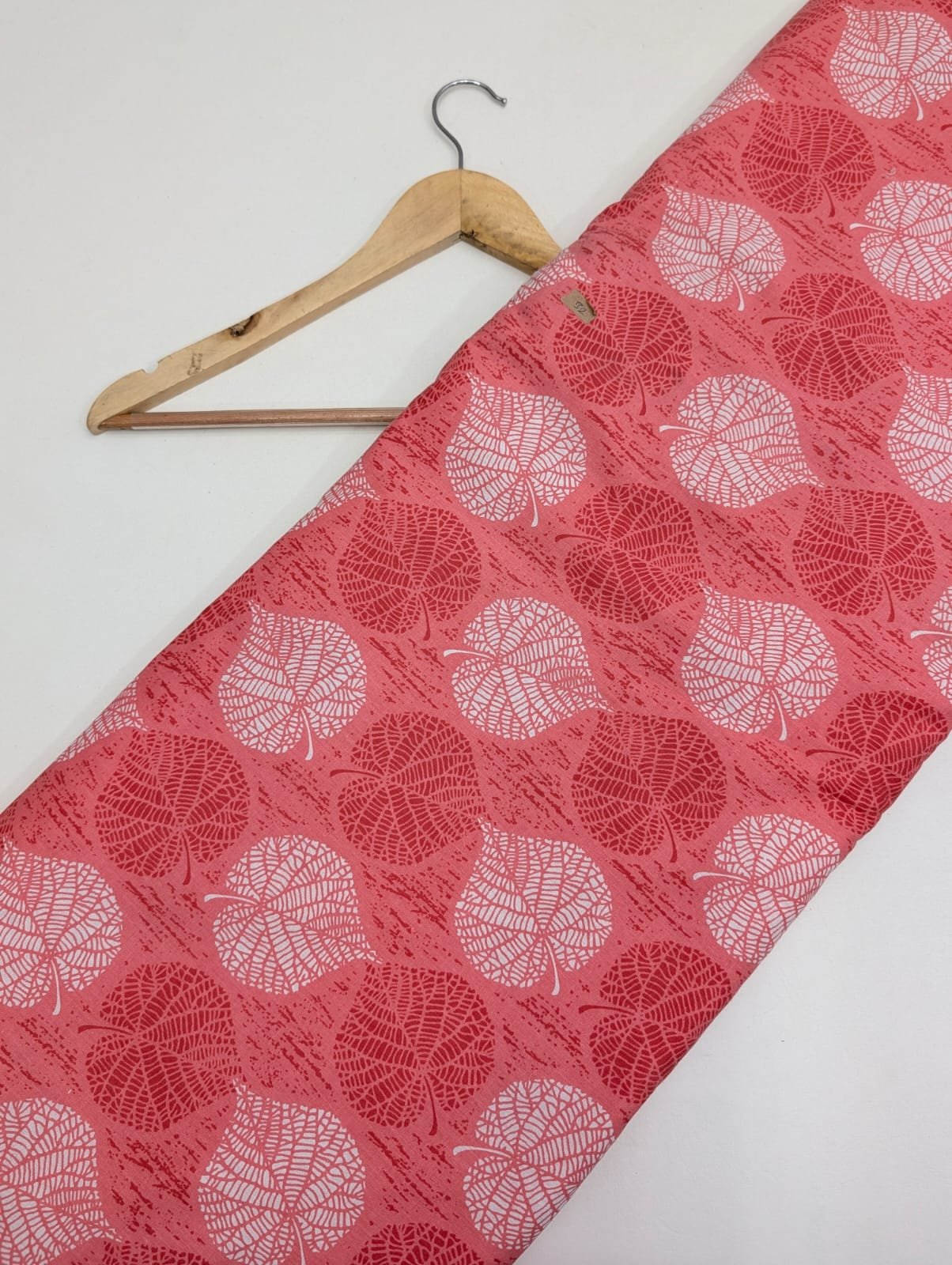 Red leaf design cotton textile fabric